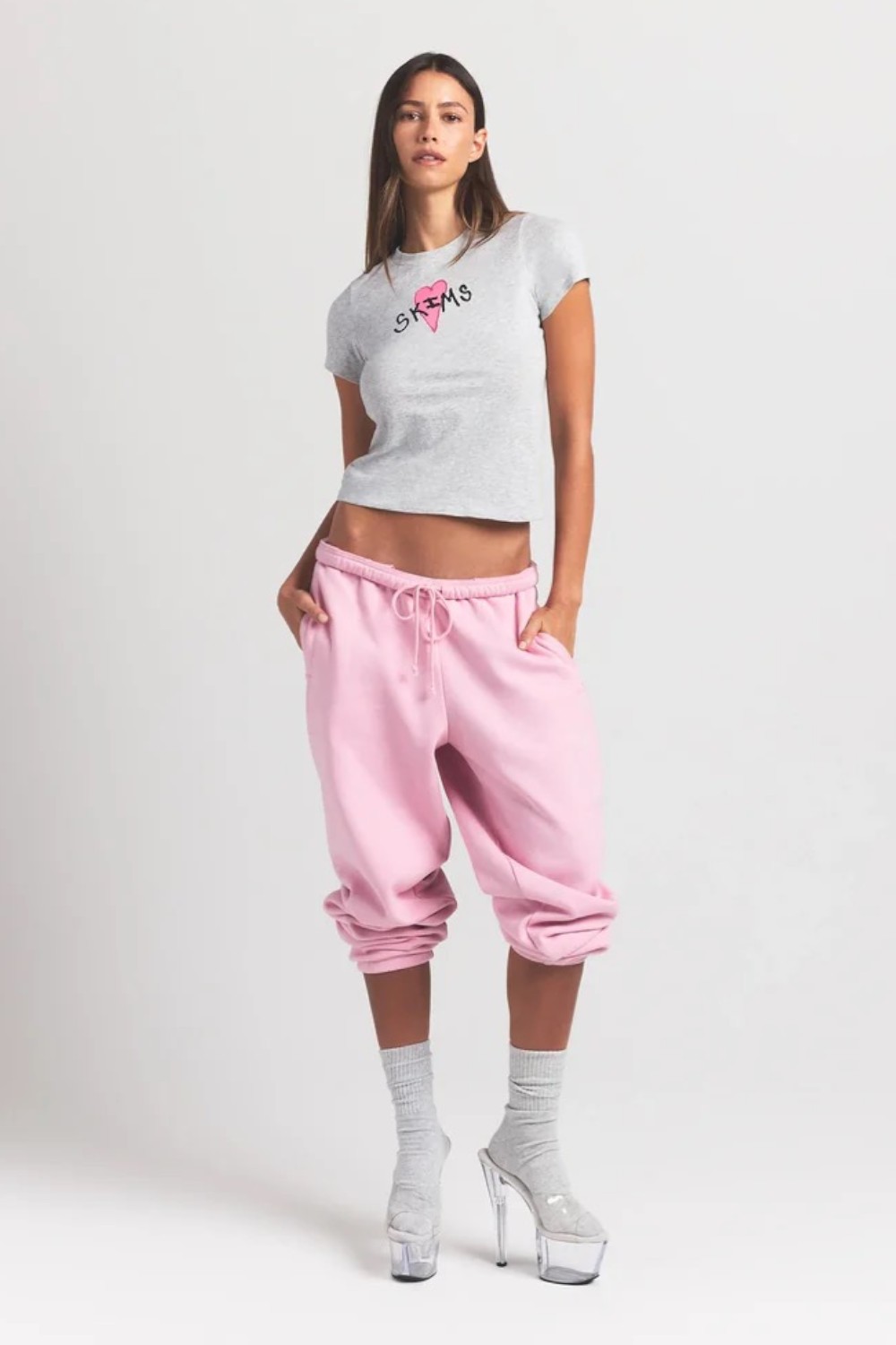 תמונת כל הלוק של WORN IN JERSEY T-SHIRT